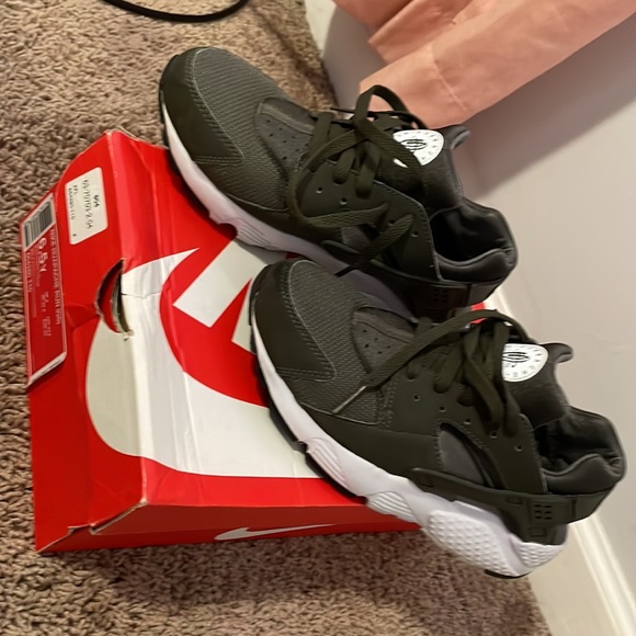 Nike Huarache - Picture 3 of 5